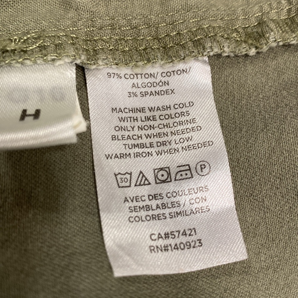 LOFT Olive Green Casual Shorts. SIZE 12, 2 pockets front, 2 stitched in back.EUC - Picture 14 of 14